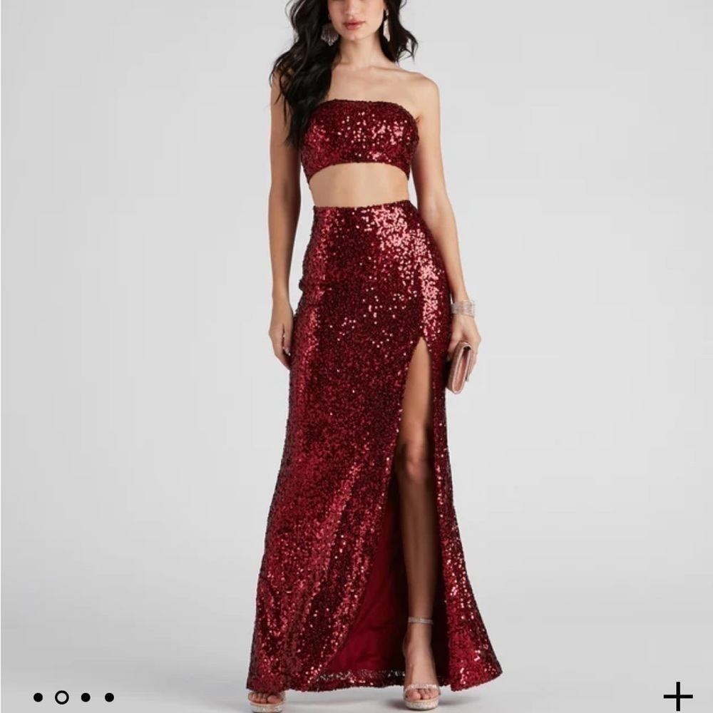 NWT Windsor Yasmina formal cutout sequin dress burgundy size S